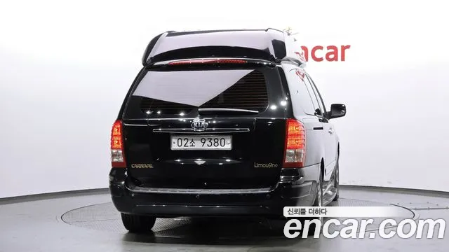 Kia Canival 2013 thumb 11