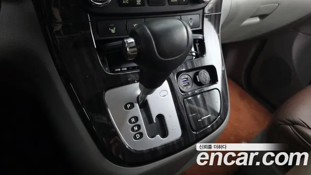 Kia Canival 2013 thumb 10