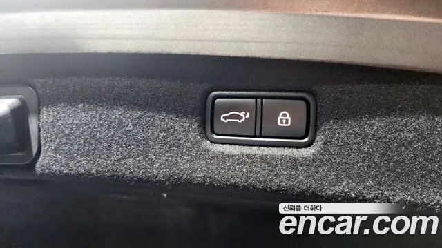 Genesis G90 2020 thumb 9