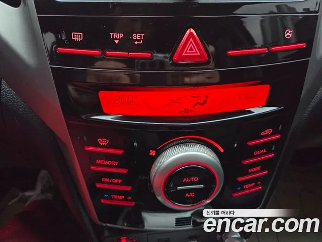 KGM Tivoli 2016 thumb 9