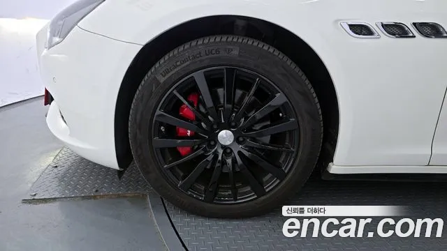 Maserati Quattroporte 2018 thumb 5