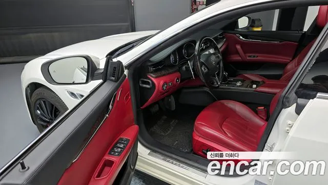 Maserati Quattroporte 2018 thumb 2