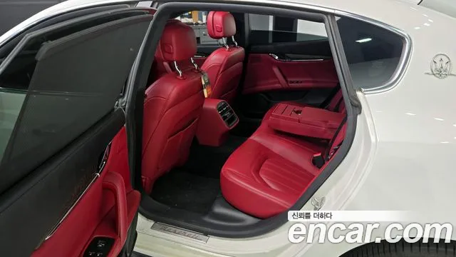 Maserati Quattroporte 2018 thumb 12