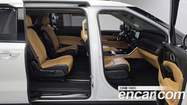 Kia Carnival 2023 thumb 11