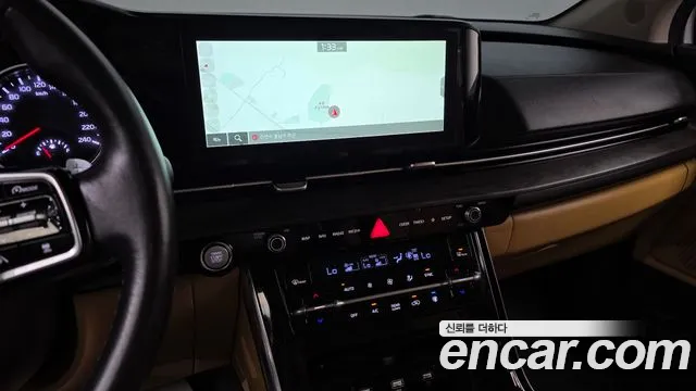 Kia Carnival 2023 thumb 6