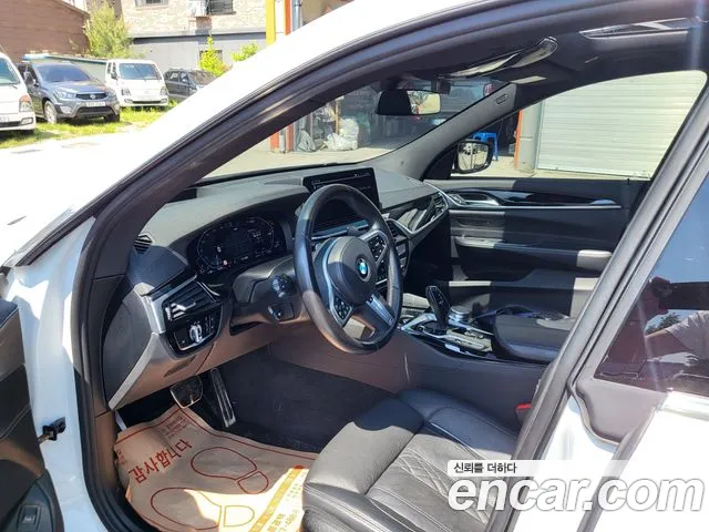 BMW 6 серии Gran Turismo 2021 thumb 7