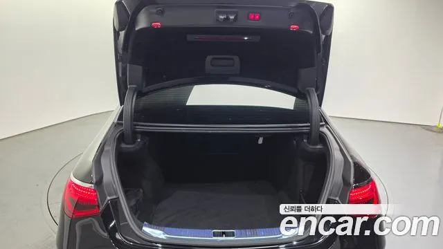 Mercedes-Benz S-Class 2021 thumb 9