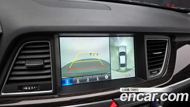 Genesis G80 2017 thumb 8