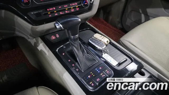 Kia Carnival 2017 thumb 12