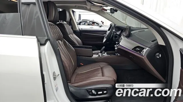 BMW 6 серии Gran Turismo 2024 thumb 9