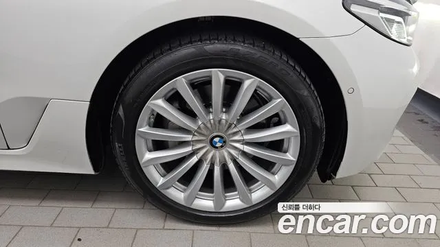 BMW 6 серии Gran Turismo 2024 thumb 7