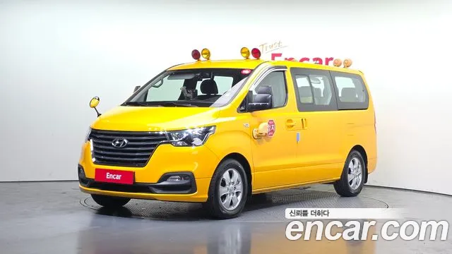 Hyundai Staria 2018 thumb 3