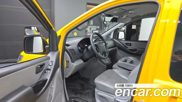 Hyundai Staria 2018 thumb 12