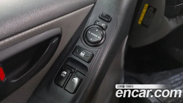 Hyundai Staria 2018 thumb 6