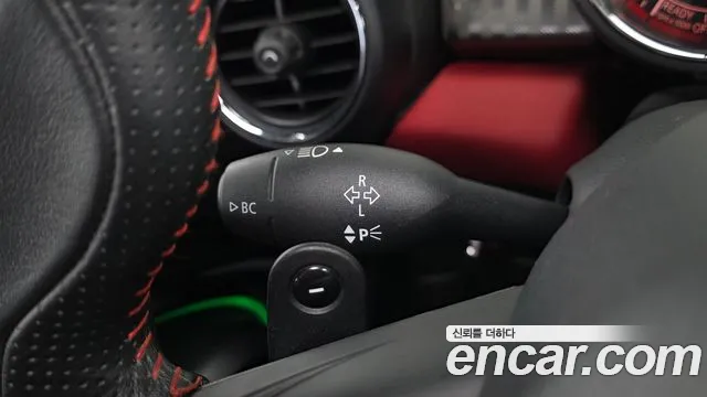 Mini Cooper S 2019 thumb 2