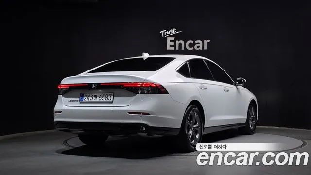 Honda Accord 2024 thumb 4