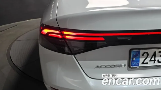 Honda Accord 2024 thumb 5