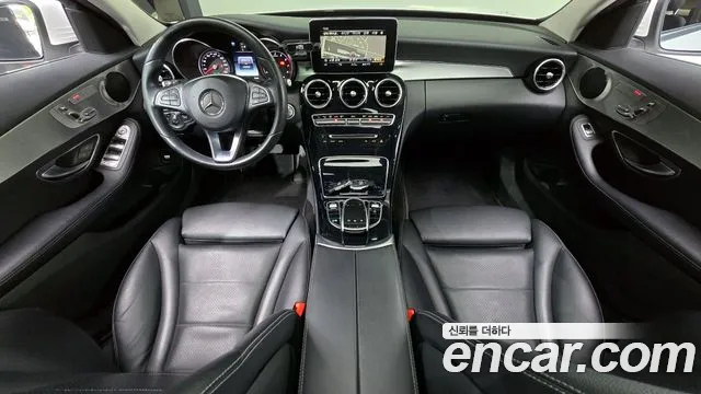 Mercedes-Benz C-Class 2018 thumb 5