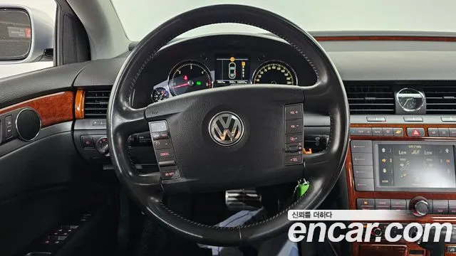 Volkswagen Phaeton 2009 thumb 9