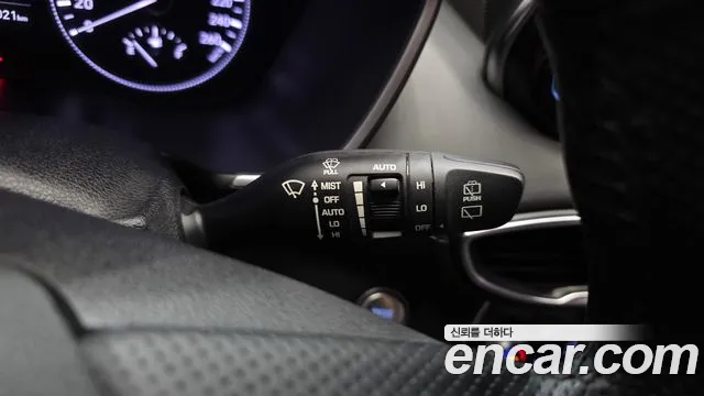 Hyundai Santa Fe 2018 thumb 9