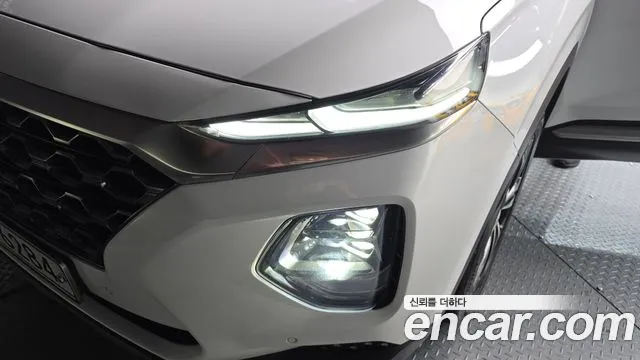Hyundai Santa Fe 2018 thumb 3