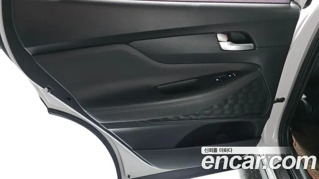 Hyundai Santa Fe 2018 thumb 4