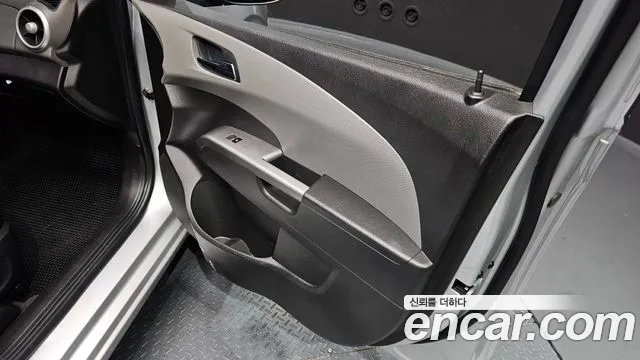 Chevrolet Aveo 2016 thumb 3