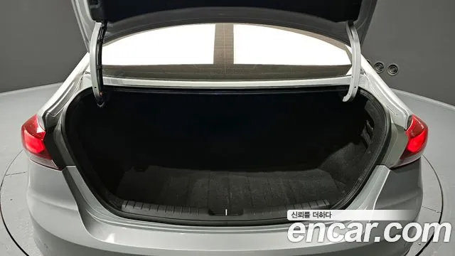 Hyundai AD 2017 thumb 10
