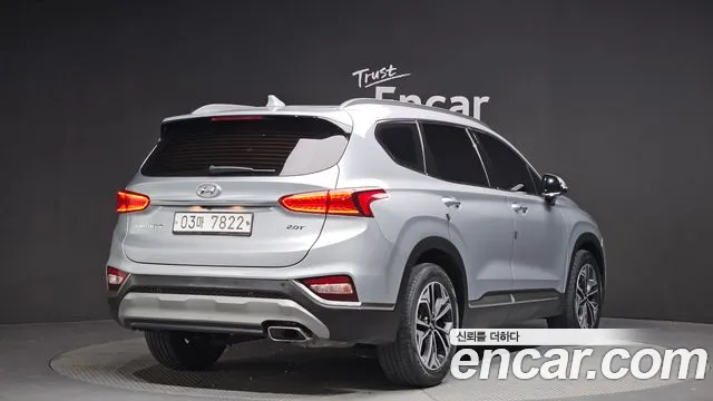Hyundai Santa Fe 2018 thumb 4