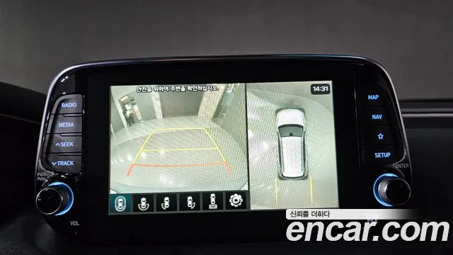 Hyundai Santa Fe 2018 thumb 5
