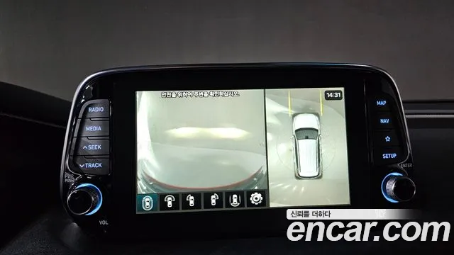 Hyundai Santa Fe 2018 thumb 3