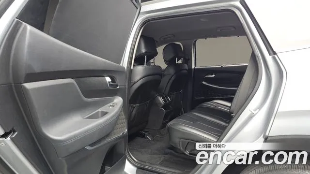 Hyundai Santa Fe 2018 thumb 6
