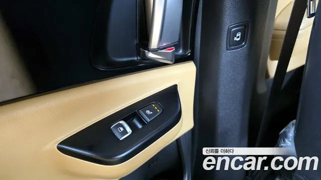 Kia Carnival 2022 thumb 9