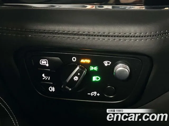 Bentley Bentayga 2020 thumb 2