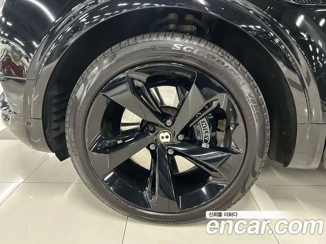Bentley Bentayga 2020 thumb 12