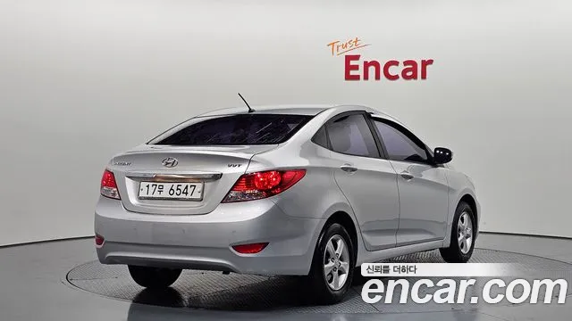 Hyundai Accent 2013 thumb 9