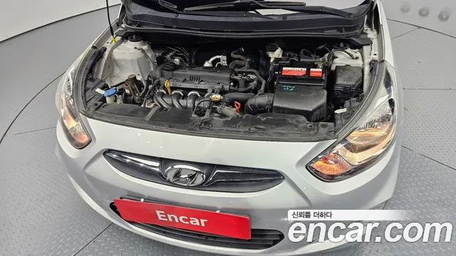 Hyundai Accent 2013 thumb 4