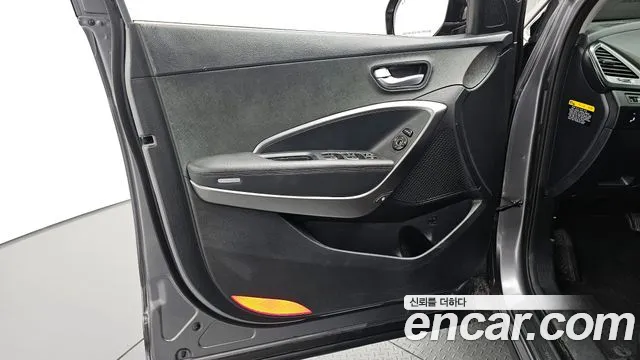 Hyundai Santafe 2016 thumb 3