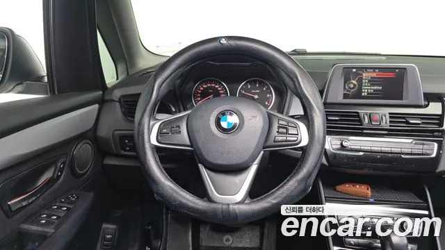 BMW 2 серии Active Tourer 2016 thumb 3