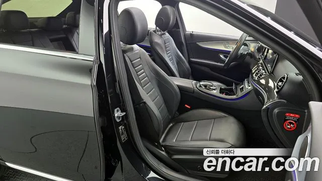 Mercedes-Benz E-Class 2019 thumb 4