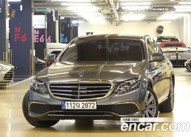 Mercedes-Benz E-Class 2019 thumb 10