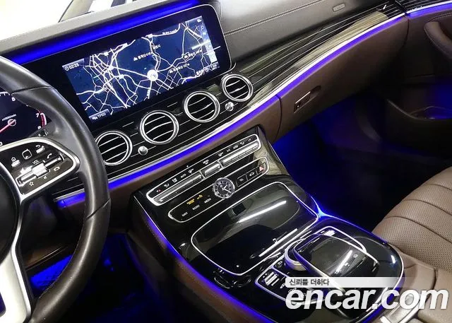 Mercedes-Benz E-Class 2019 thumb 8