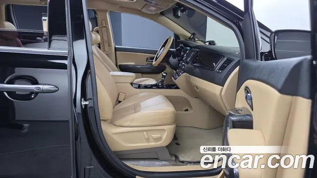Kia Carnival 2020 thumb 2
