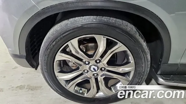 KGM Rexton 2017 thumb 9