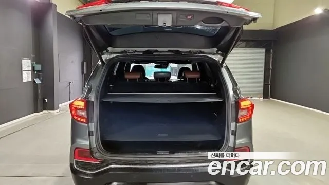 KGM Rexton 2017 thumb 10