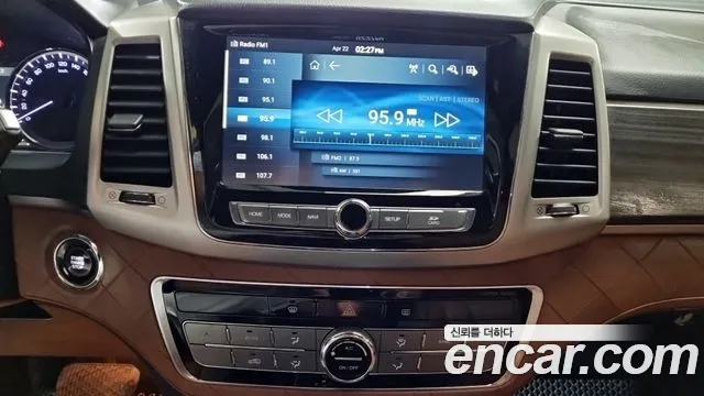KGM Rexton 2017 thumb 4