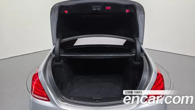 Mercedes-Benz S-Class 2015 thumb 7
