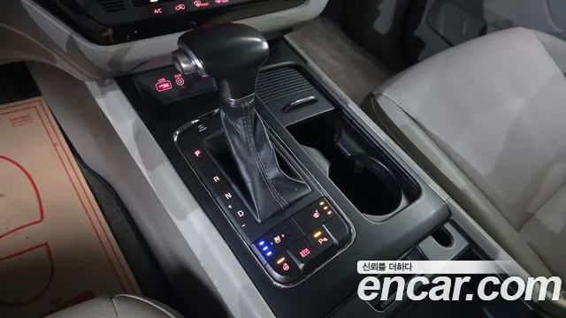 Kia Carnival 2016 thumb 9