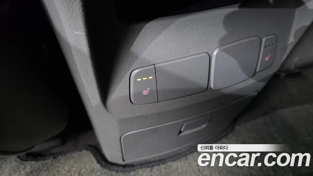 Kia Carnival 2016 thumb 6