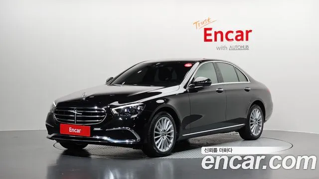 Mercedes-Benz E-Class 2023 thumb 12